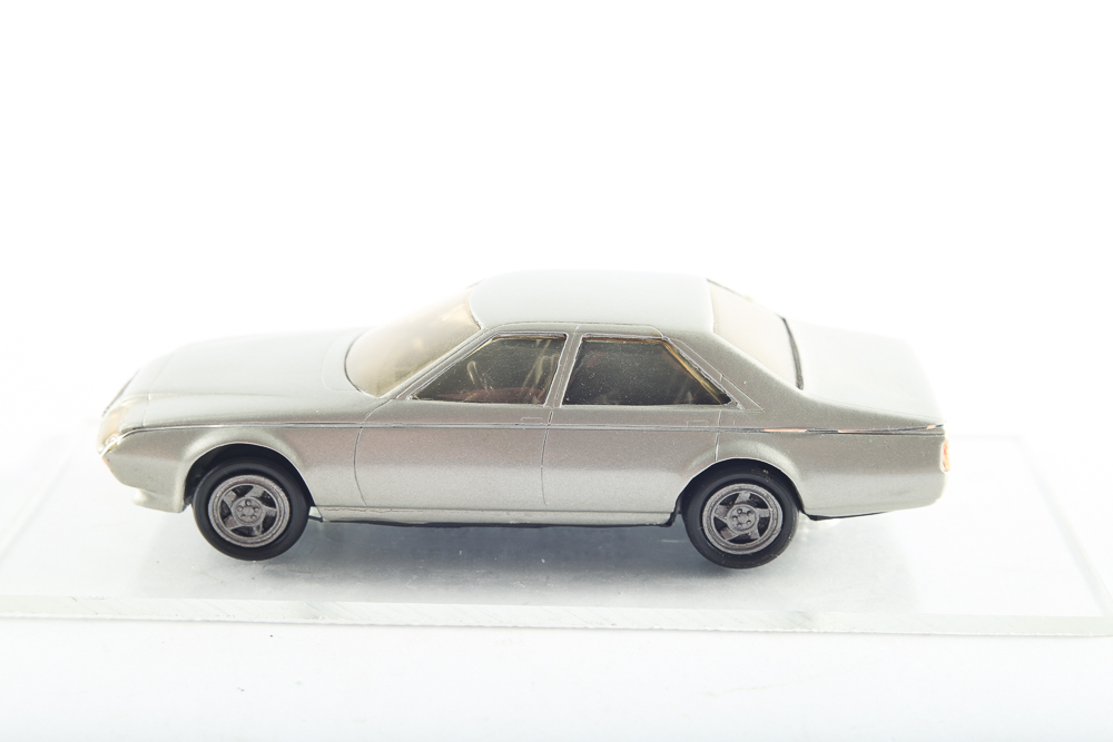 Die-Cast 1983 Ferrari Pinin Model Car