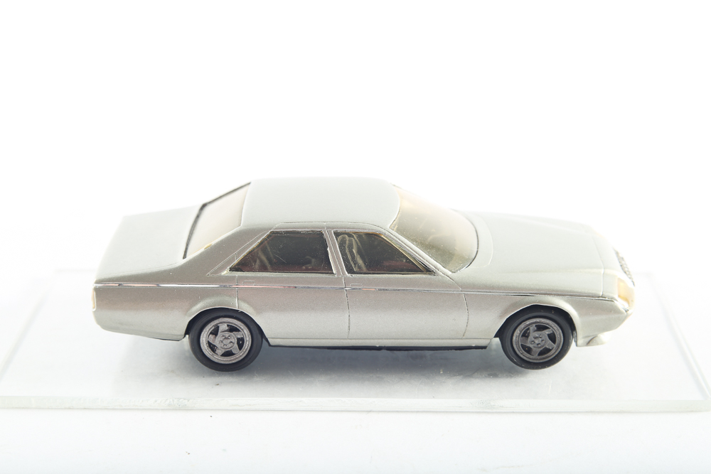 Die-Cast 1983 Ferrari Pinin Model Car