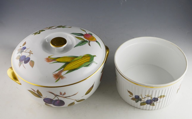 Royal Worchester Evesham Covered Casserole and Souffle