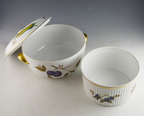 Royal Worchester Evesham Covered Casserole and Souffle