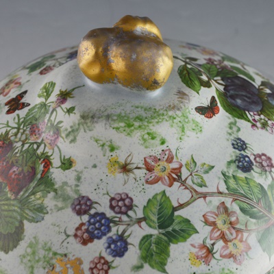 Wydnar Hall Pottery Bramble Covered Dish
