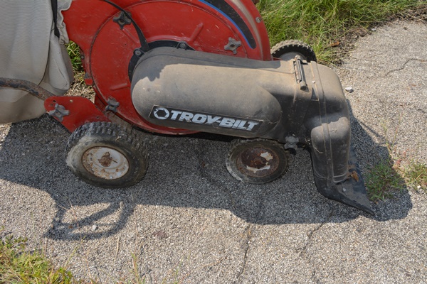 Troy Bilt Chipper/Vac