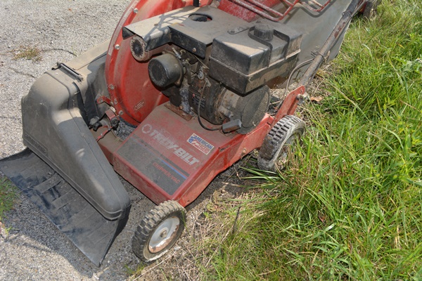 Troy Bilt Chipper/Vac