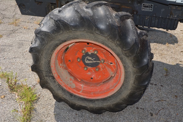 Kubota Compact Utility Tractor L4310HST