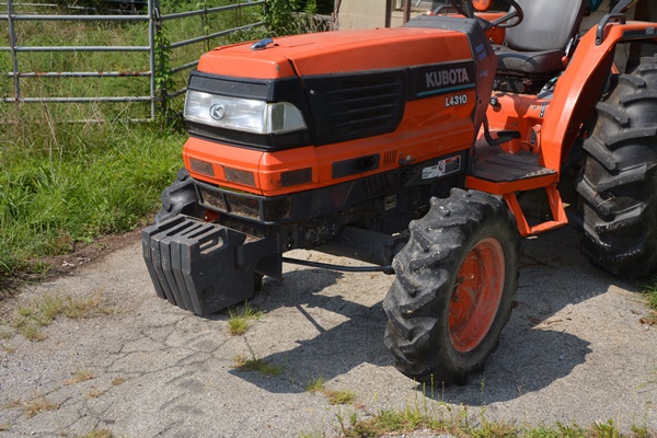 Kubota Compact Utility Tractor L4310HST