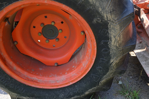 Kubota Compact Utility Tractor L4310HST