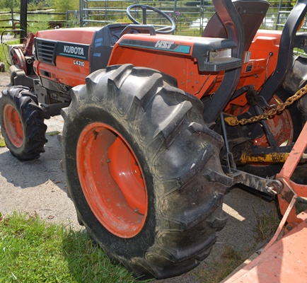 Kubota Compact Utility Tractor L4310HST