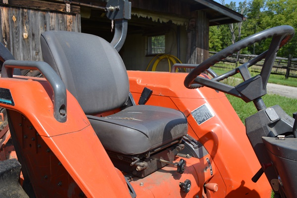 Kubota Compact Utility Tractor L4310HST