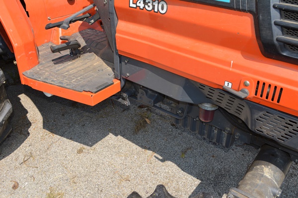 Kubota Compact Utility Tractor L4310HST