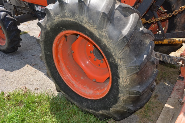 Kubota Compact Utility Tractor L4310HST