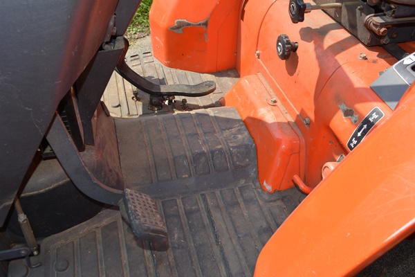 Kubota Compact Utility Tractor L4310HST