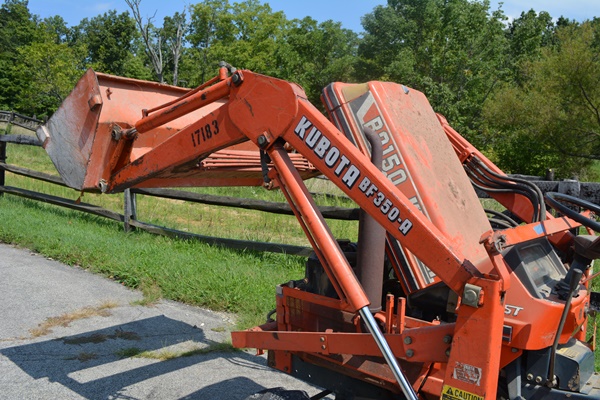 Kubota BF350-A Front Loader On A B2150 Tractor