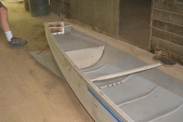 Vintage 19' Aluminum Grumman Canoe #19 SQ
