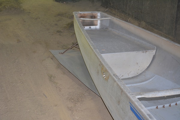 Vintage 19' Aluminum Grumman Canoe #19 SQ