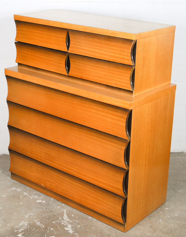 Mid Century Modern Chest of Drawers