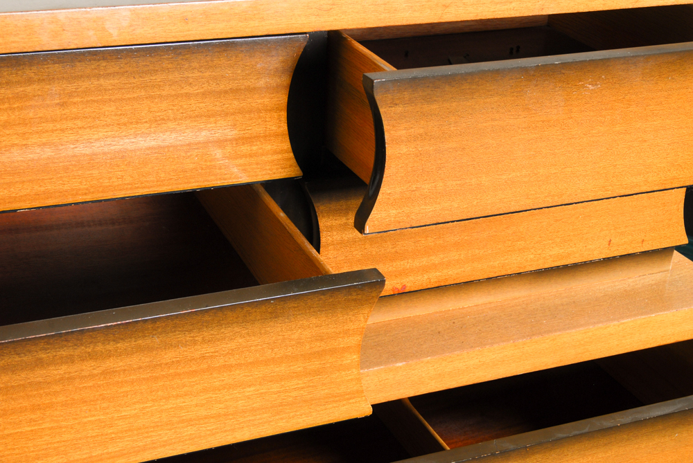 Mid Century Modern Chest of Drawers