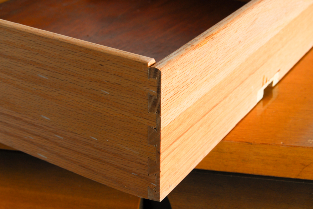 Mid Century Modern Chest of Drawers