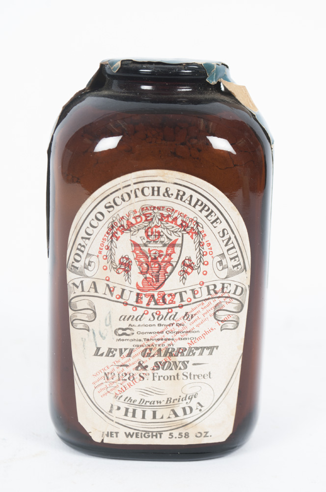 Tobacco "Scotch & Rappee" Snuff Bottle