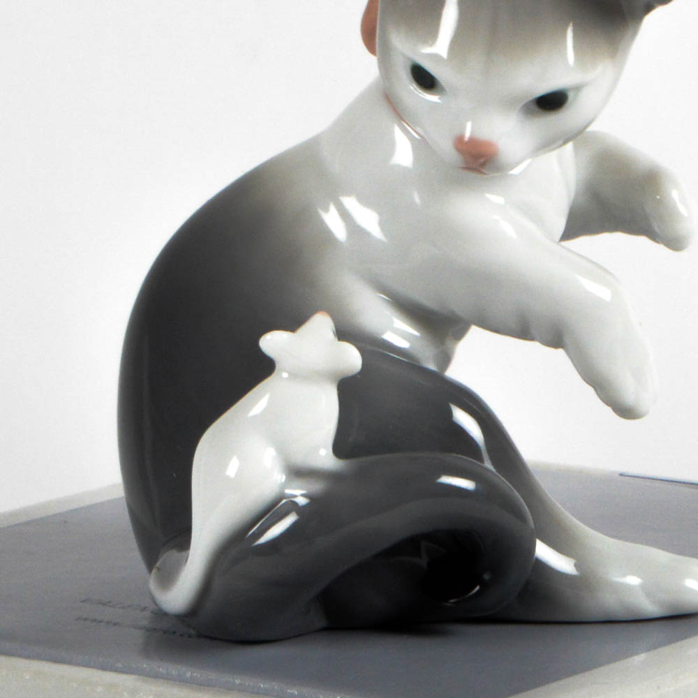 Lladró "Cat And Mouse" Figurine in Box