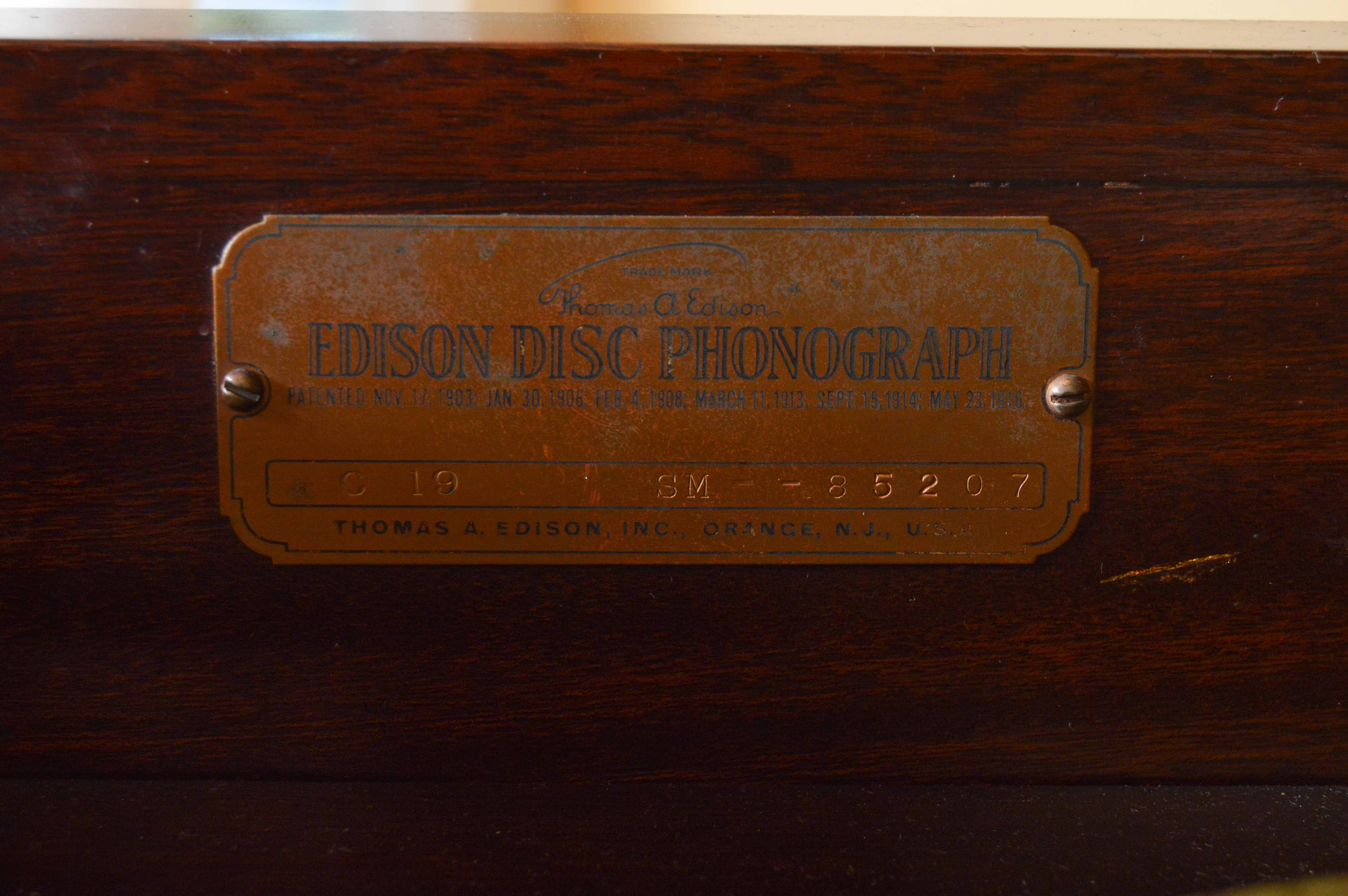 Antique Edison Model 250 Diamond Disc Phonograph