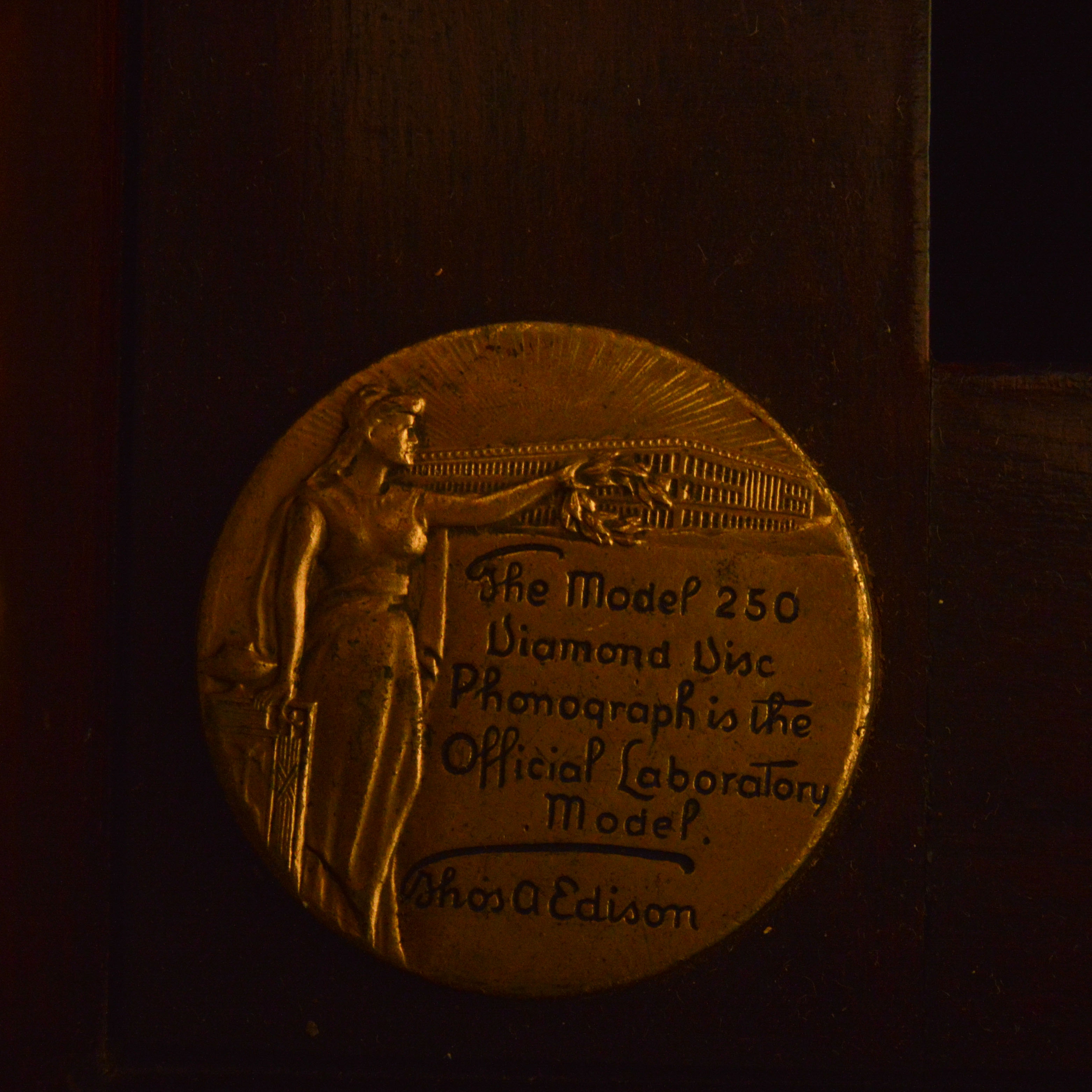 Antique Edison Model 250 Diamond Disc Phonograph