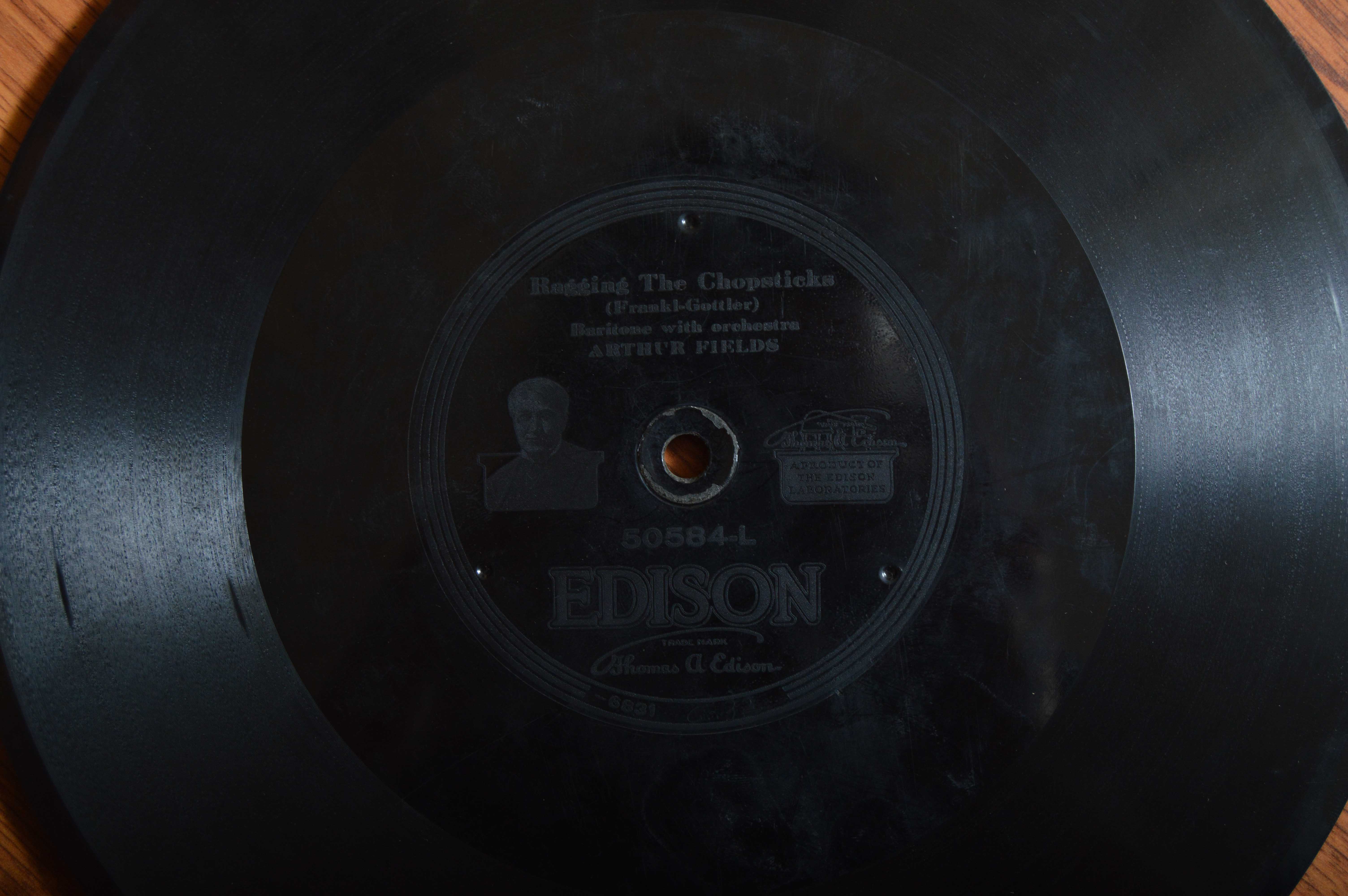 Antique Edison Model 250 Diamond Disc Phonograph