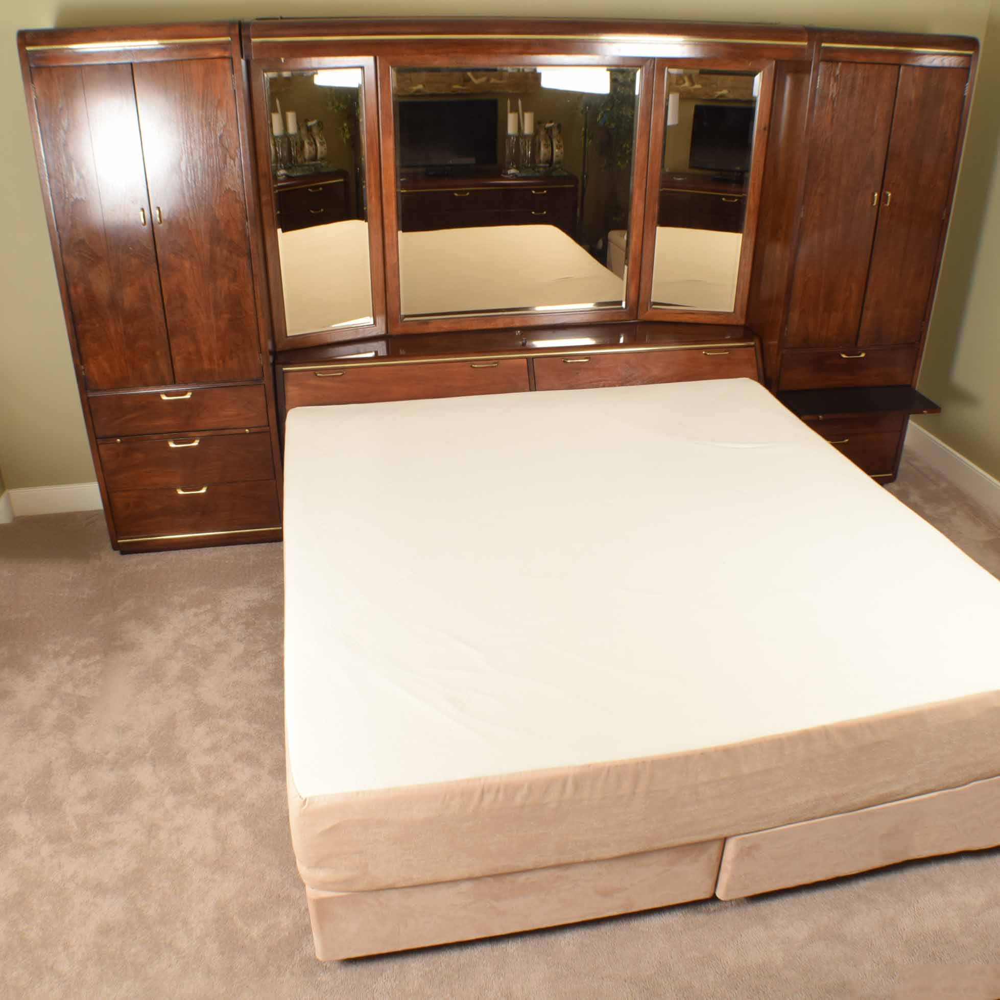 Thomasville King Bedroom Headboard Storage System