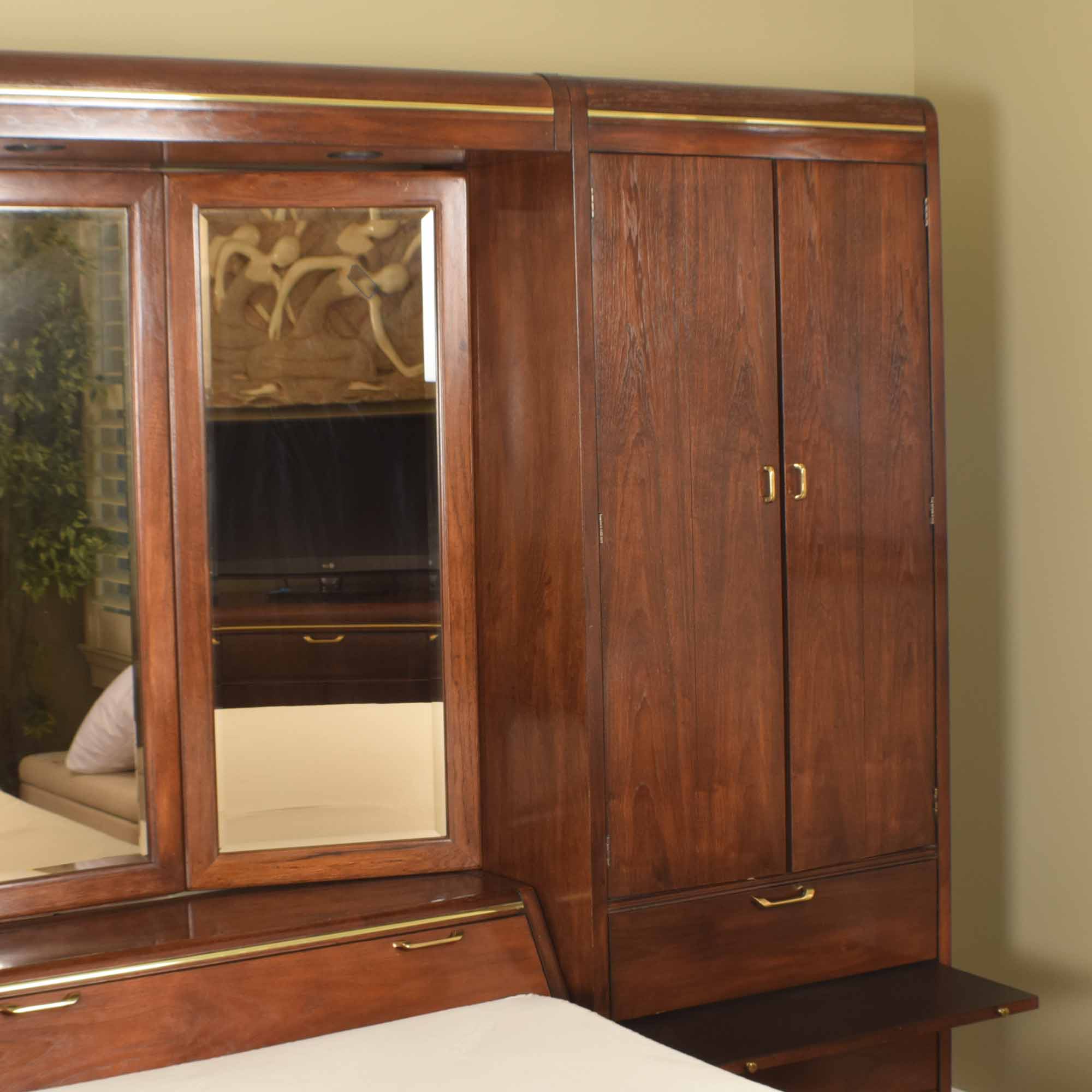 Thomasville King Bedroom Headboard Storage System