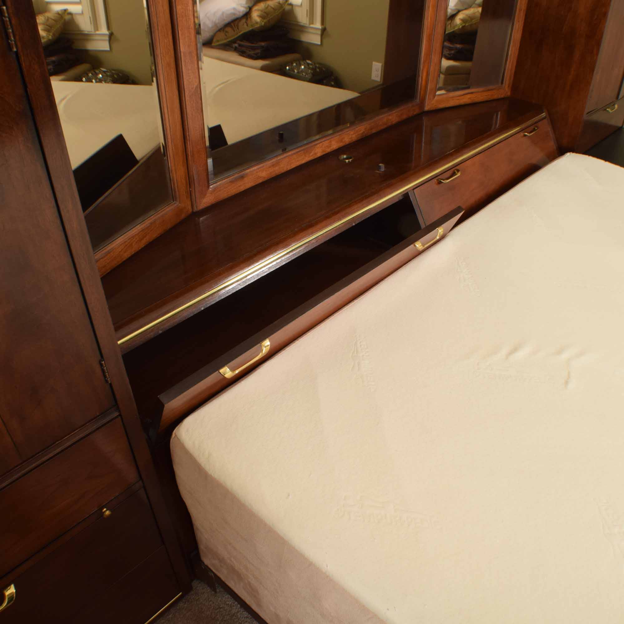 Thomasville King Bedroom Headboard Storage System