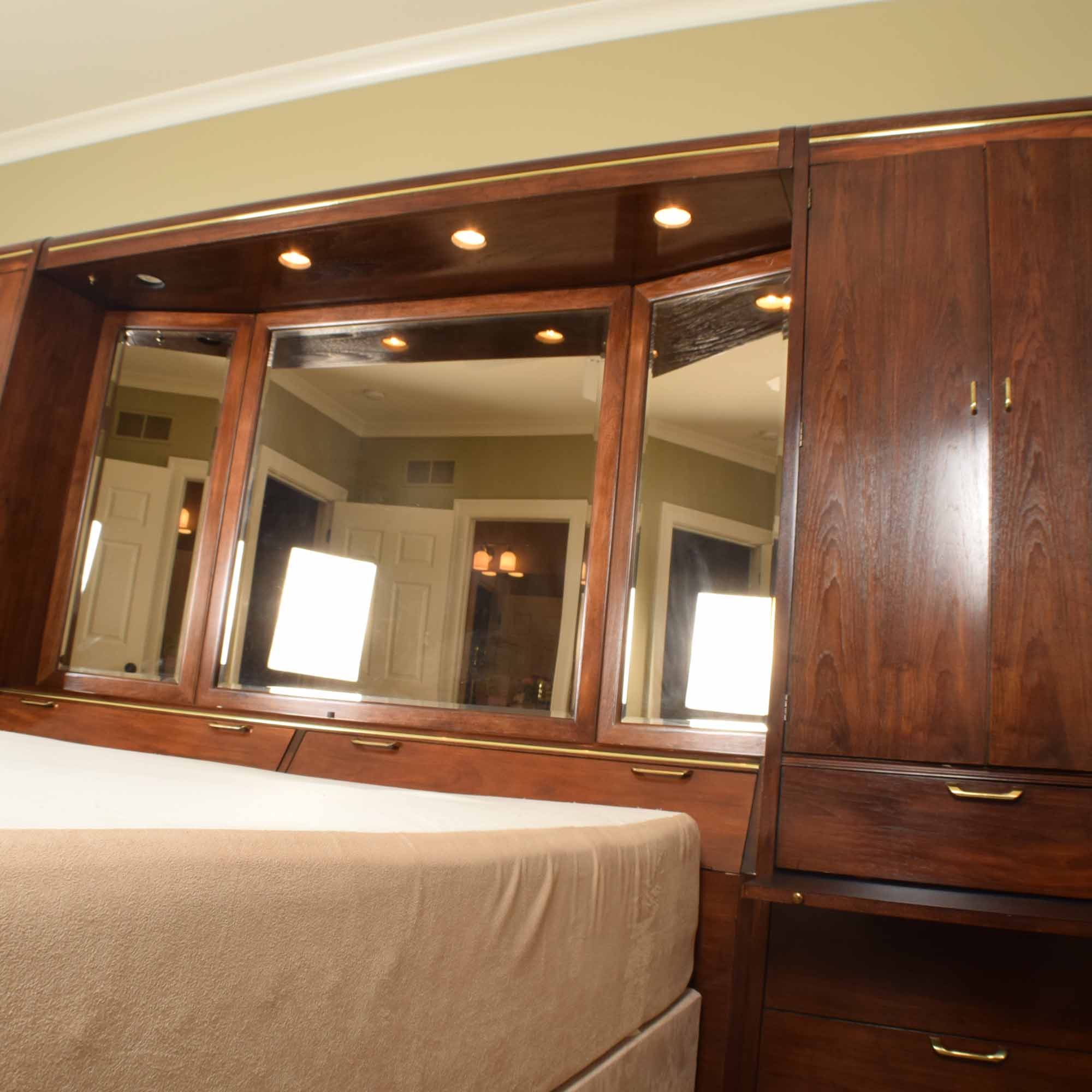 Thomasville King Bedroom Headboard Storage System