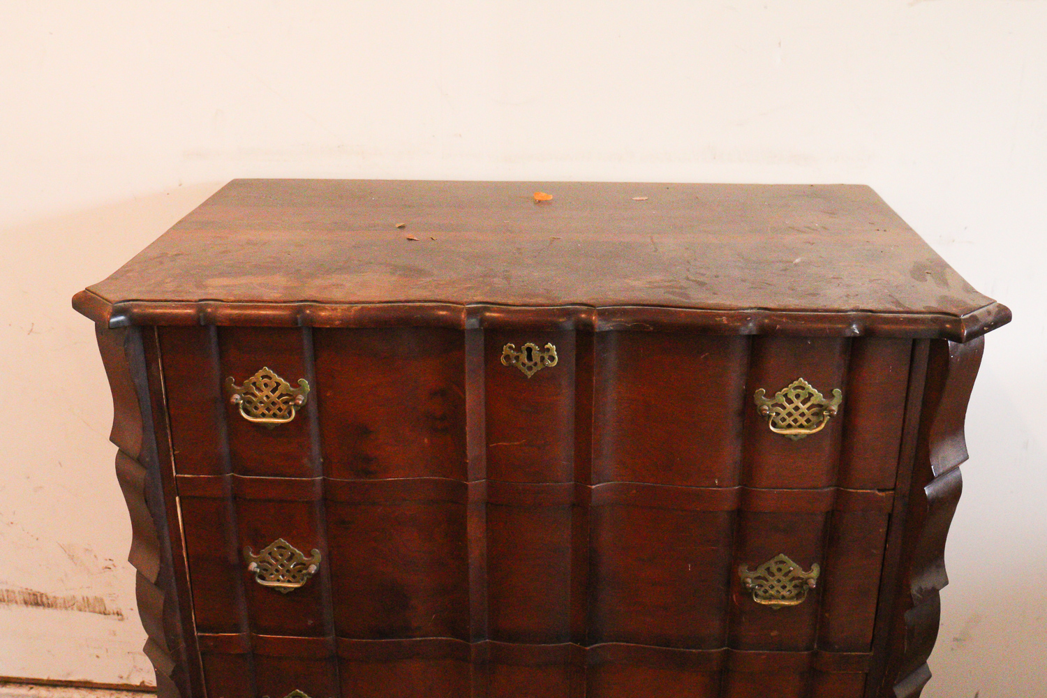 Vintage American Chippendale-Style Chest of Drawers