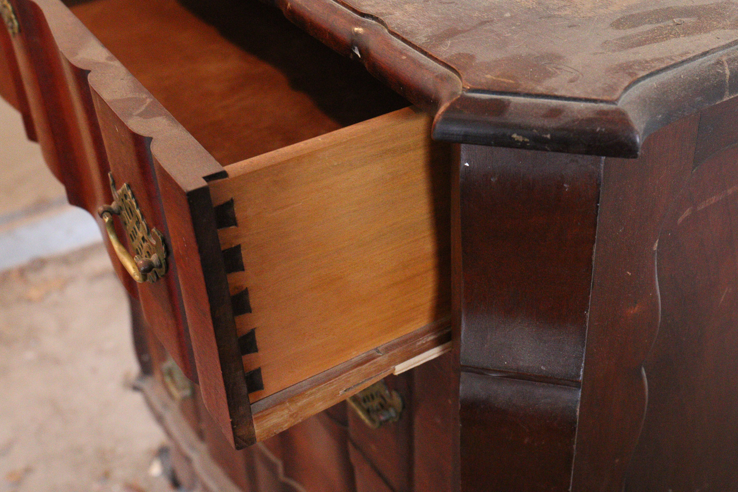 Vintage American Chippendale-Style Chest of Drawers