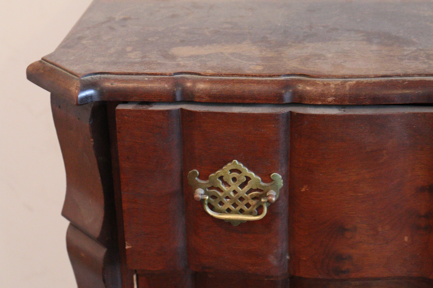 Vintage American Chippendale-Style Chest of Drawers