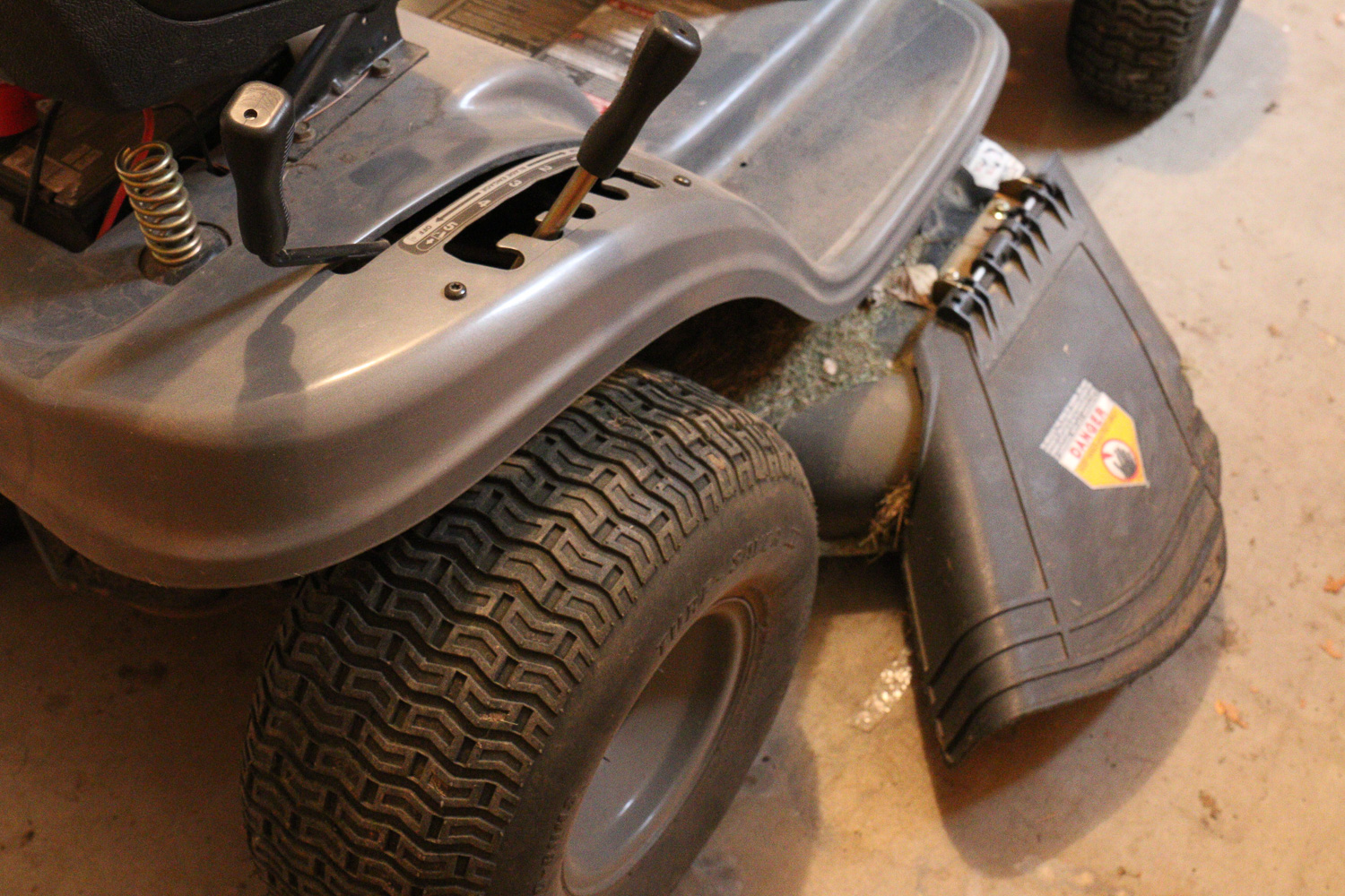 Craftsman LT 1500 Riding Lawn Mower with Gas Cans