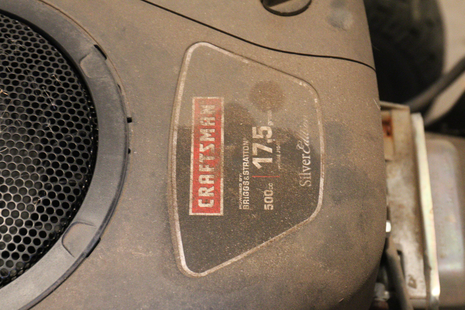 Craftsman LT 1500 Riding Lawn Mower with Gas Cans