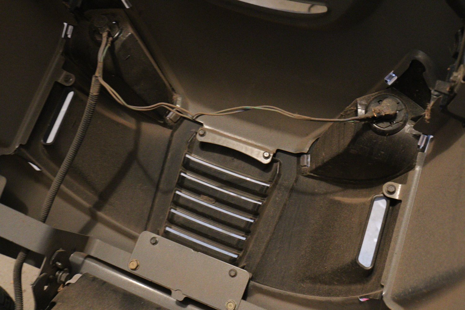 Craftsman LT 1500 Riding Lawn Mower with Gas Cans