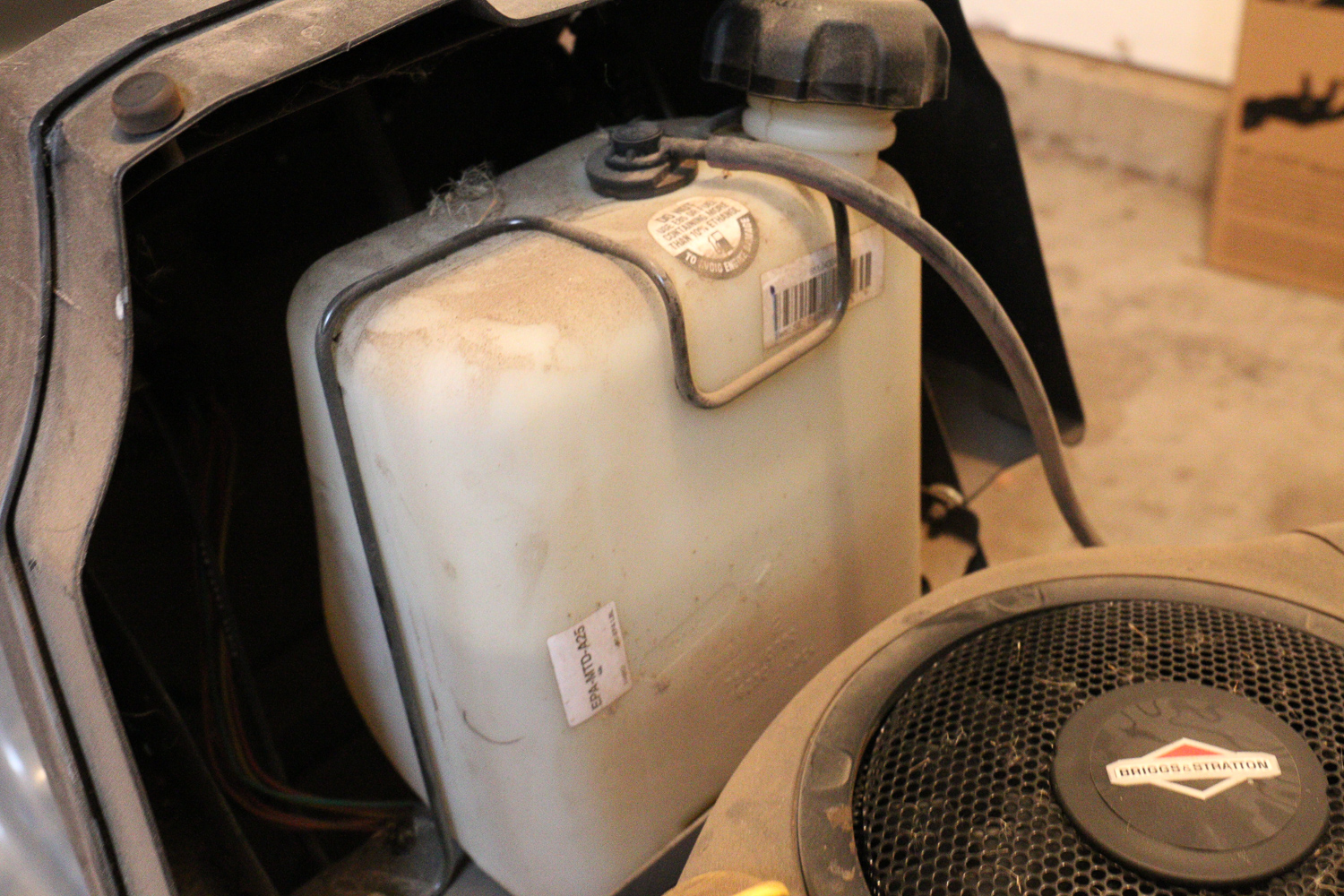 Craftsman LT 1500 Riding Lawn Mower with Gas Cans