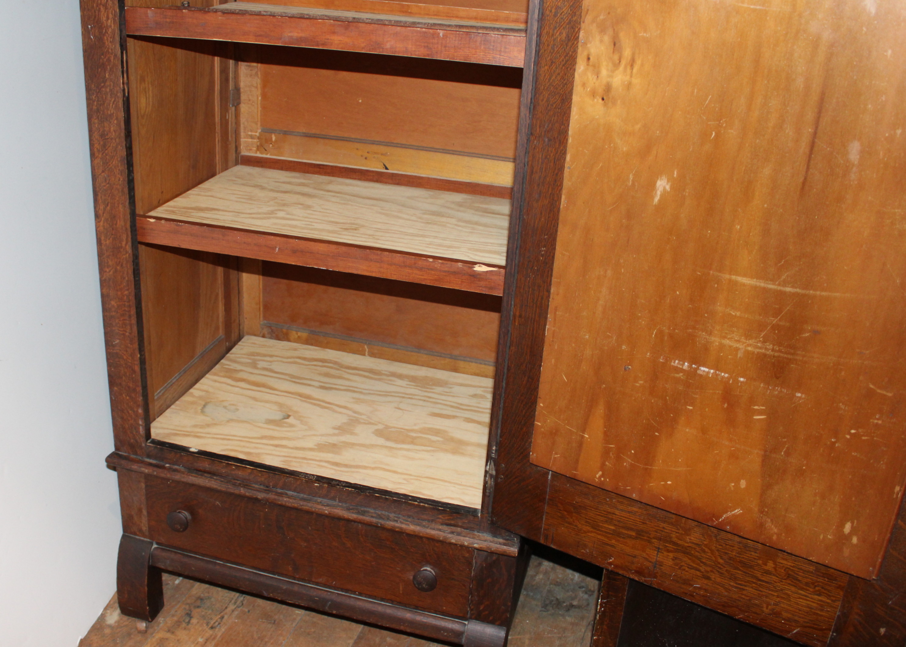 Antique Tiger Oak Wardrobe With Mirror