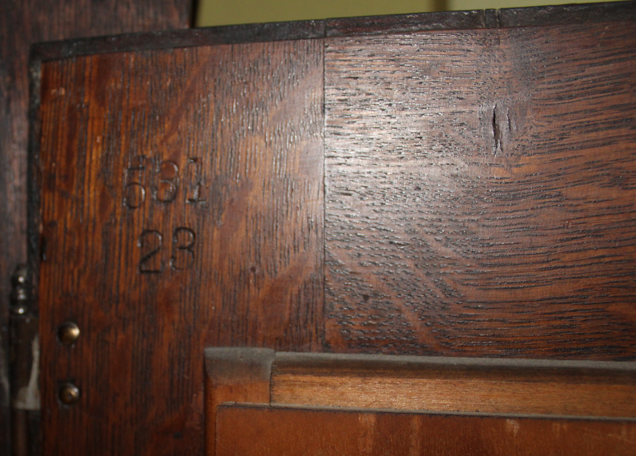Antique Tiger Oak Wardrobe With Mirror