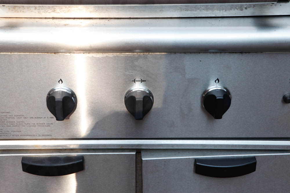 "Thermador Char-Glo" Outdoor Grill and Serving Cart