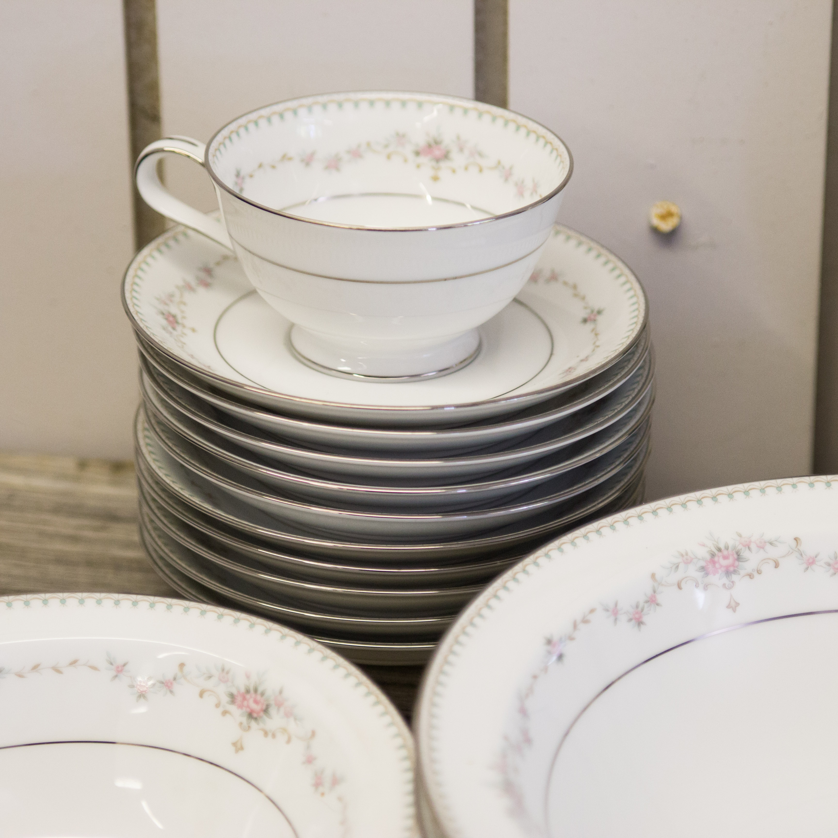 Noritake "Fairmont" Pattern China Set