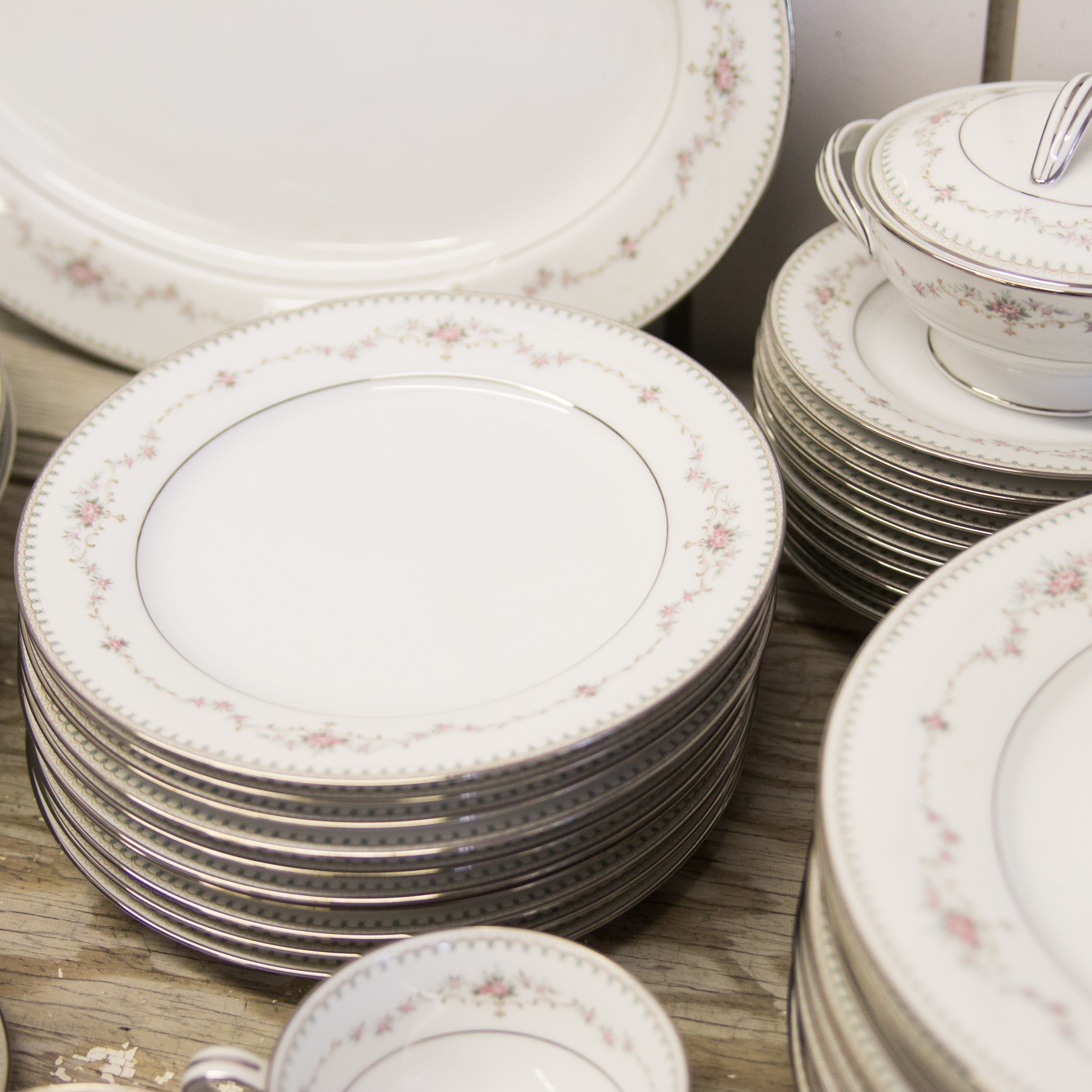 Noritake "Fairmont" Pattern China Set