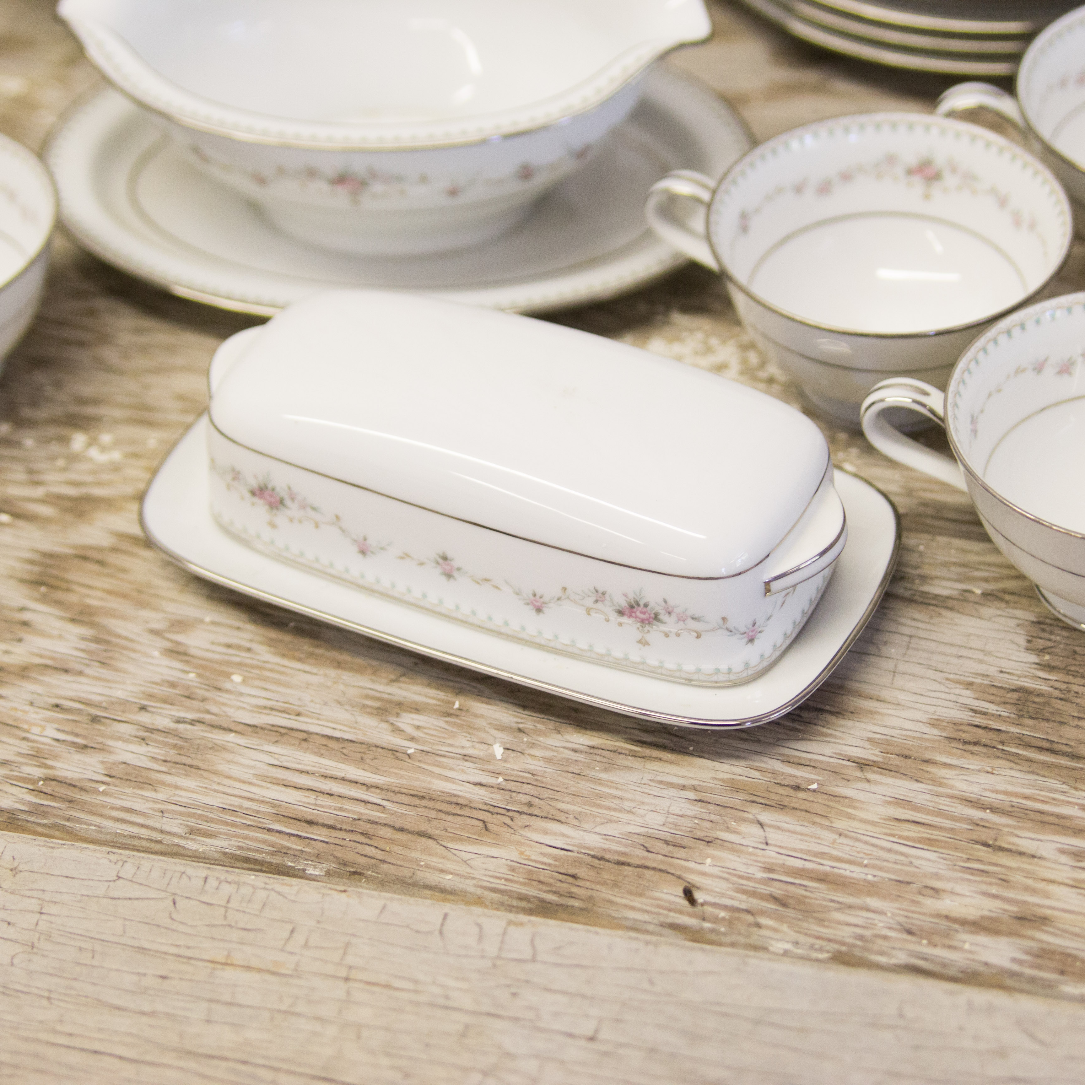 Noritake "Fairmont" Pattern China Set