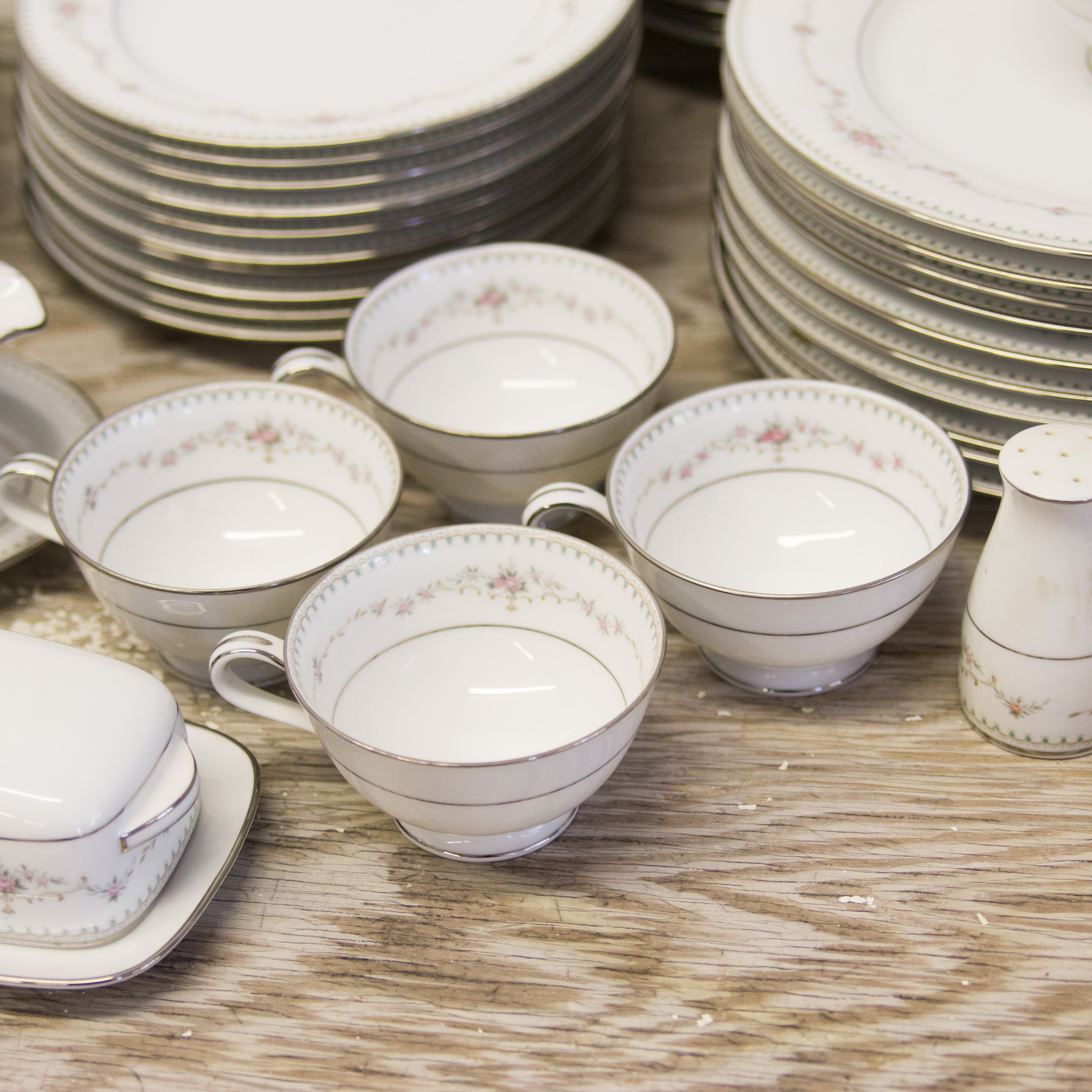 Noritake "Fairmont" Pattern China Set