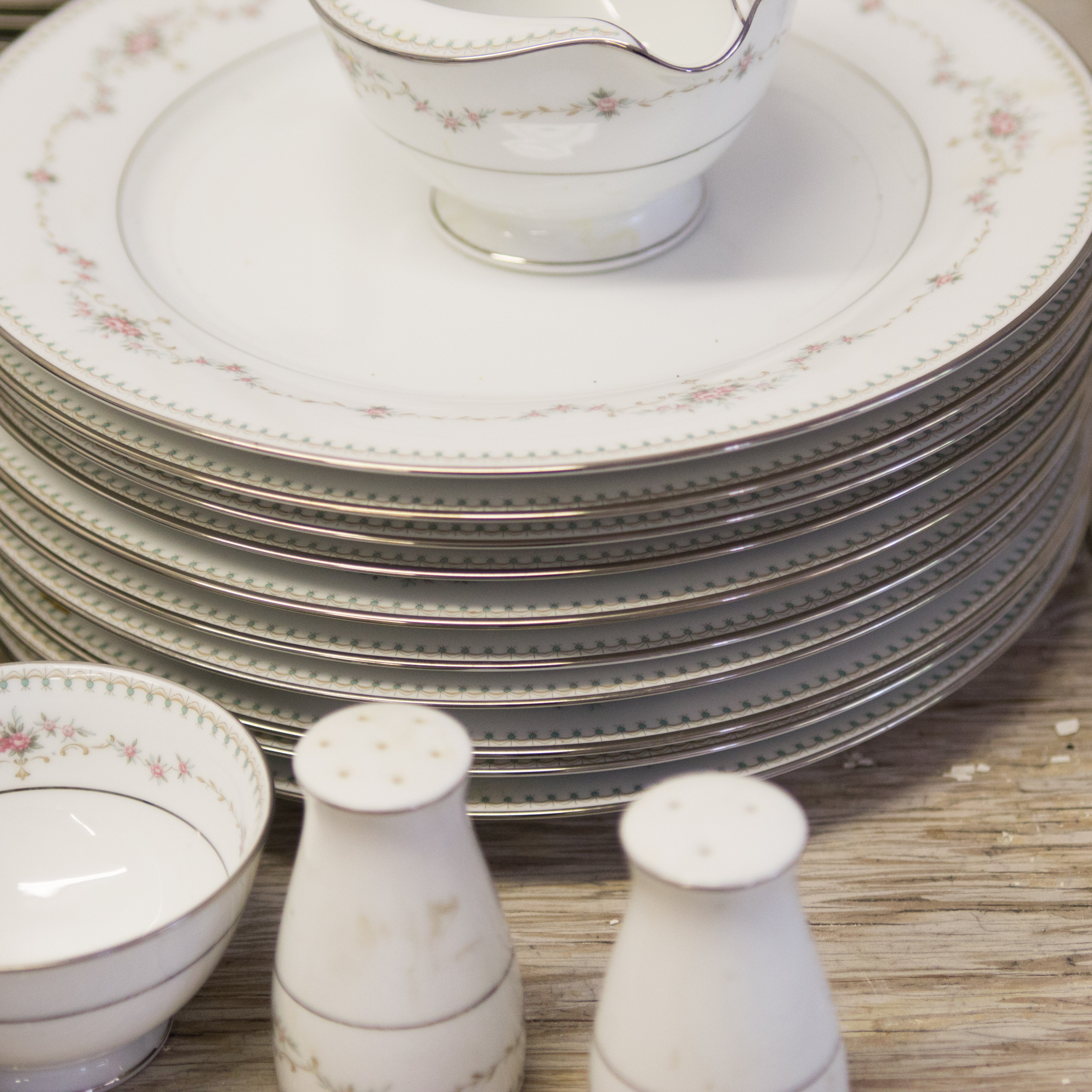Noritake "Fairmont" Pattern China Set