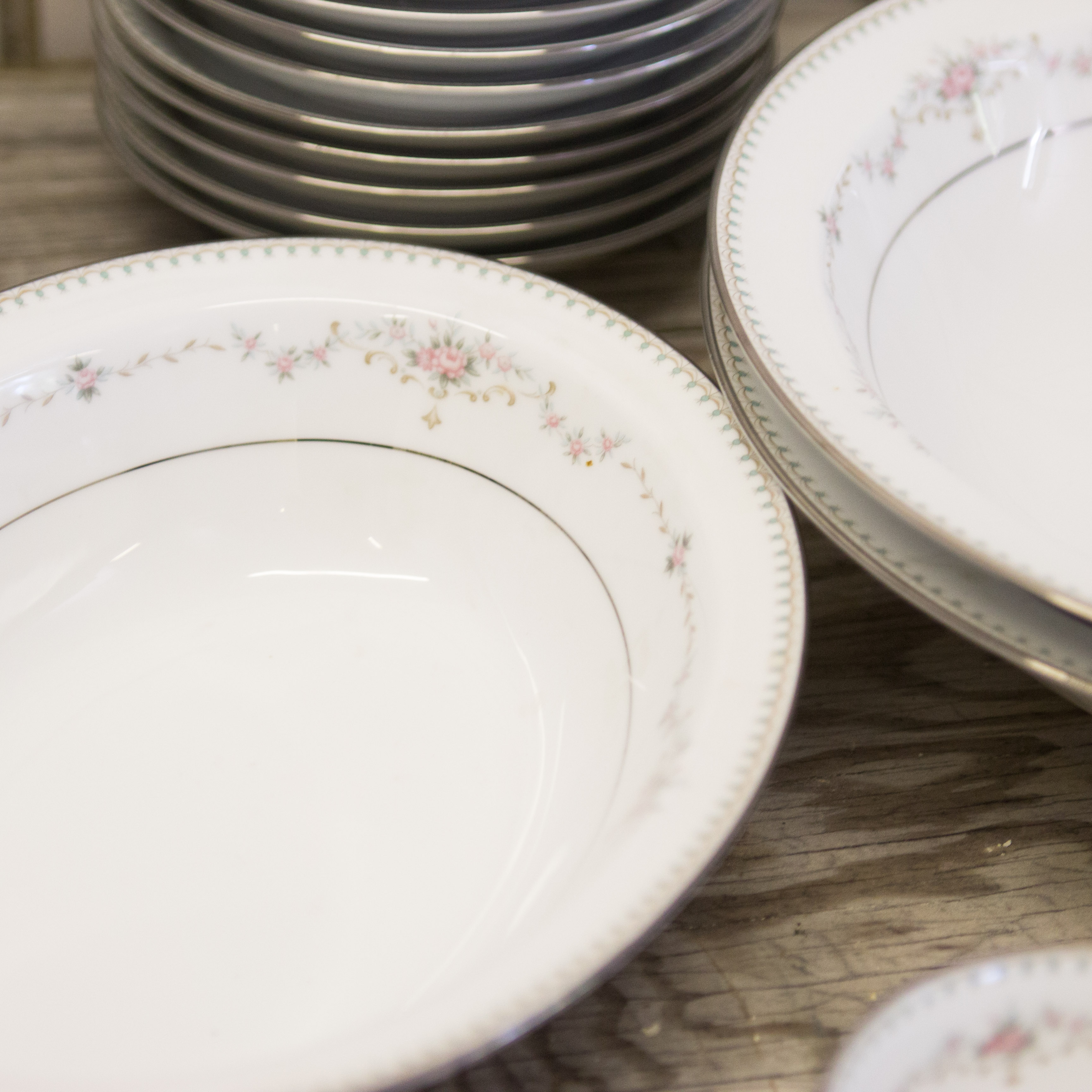 Noritake "Fairmont" Pattern China Set