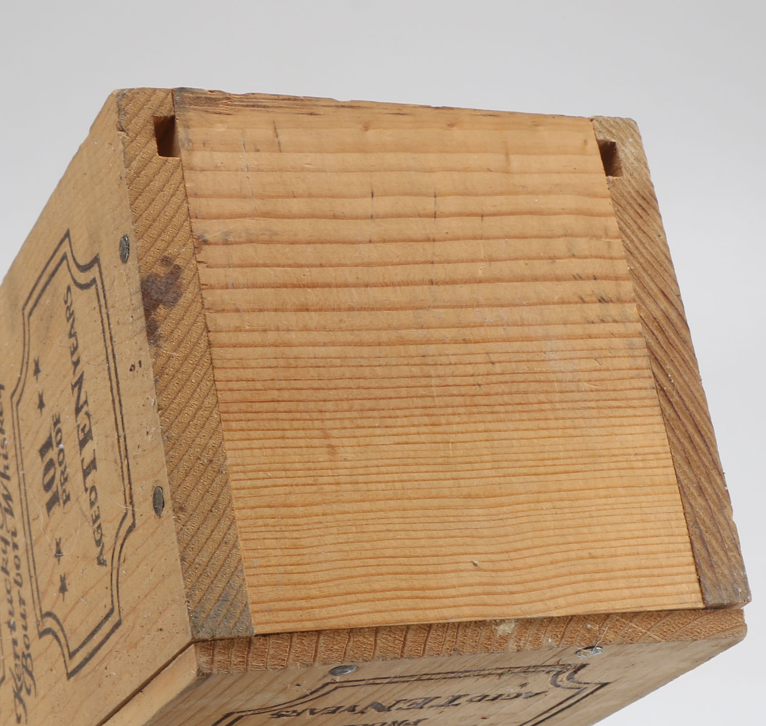 Wooden Eagle Rare Bourbon Whiskey Box