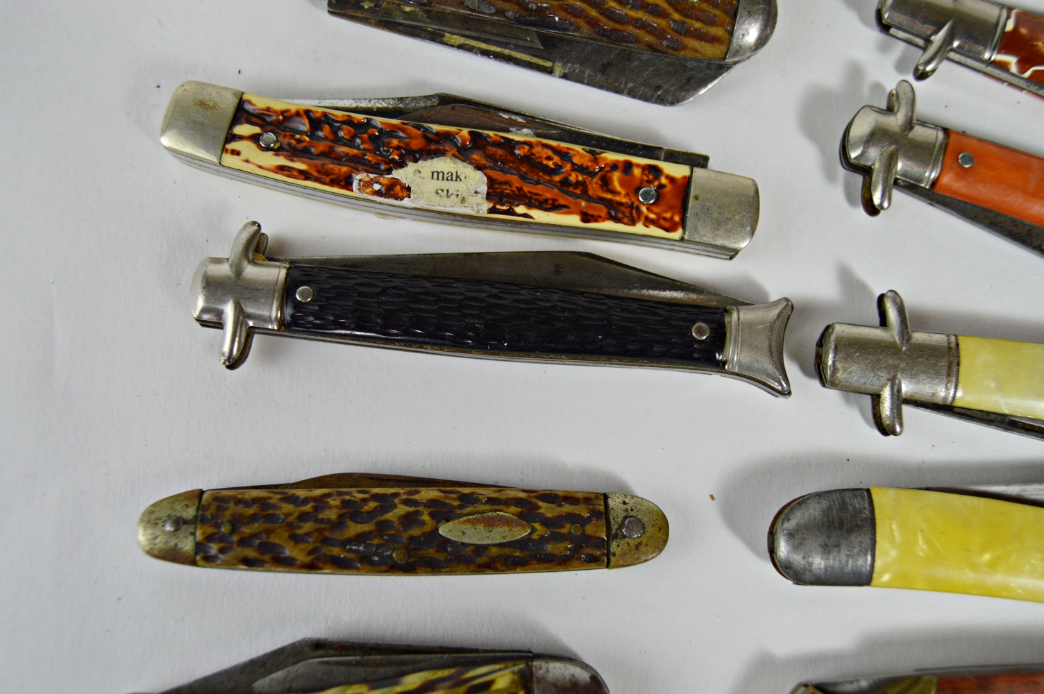 Seventeen Vintage Pocket Knives with Art Deco, Horn, Bakelite