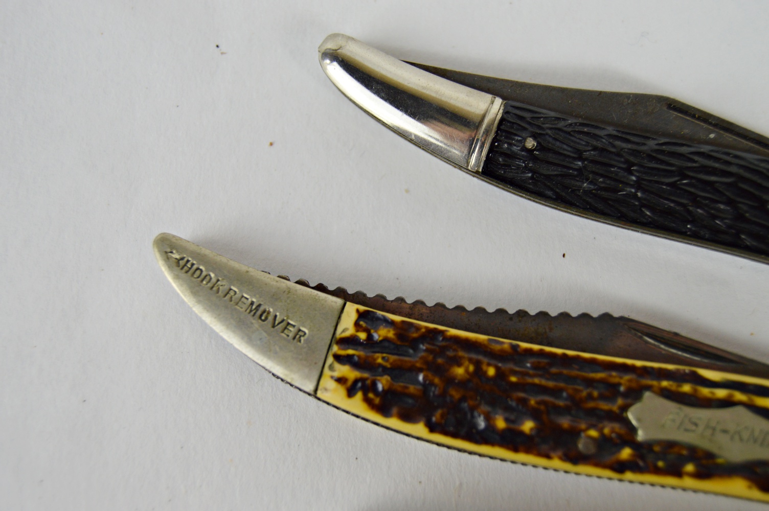 Seventeen Vintage Pocket Knives with Art Deco, Horn, Bakelite