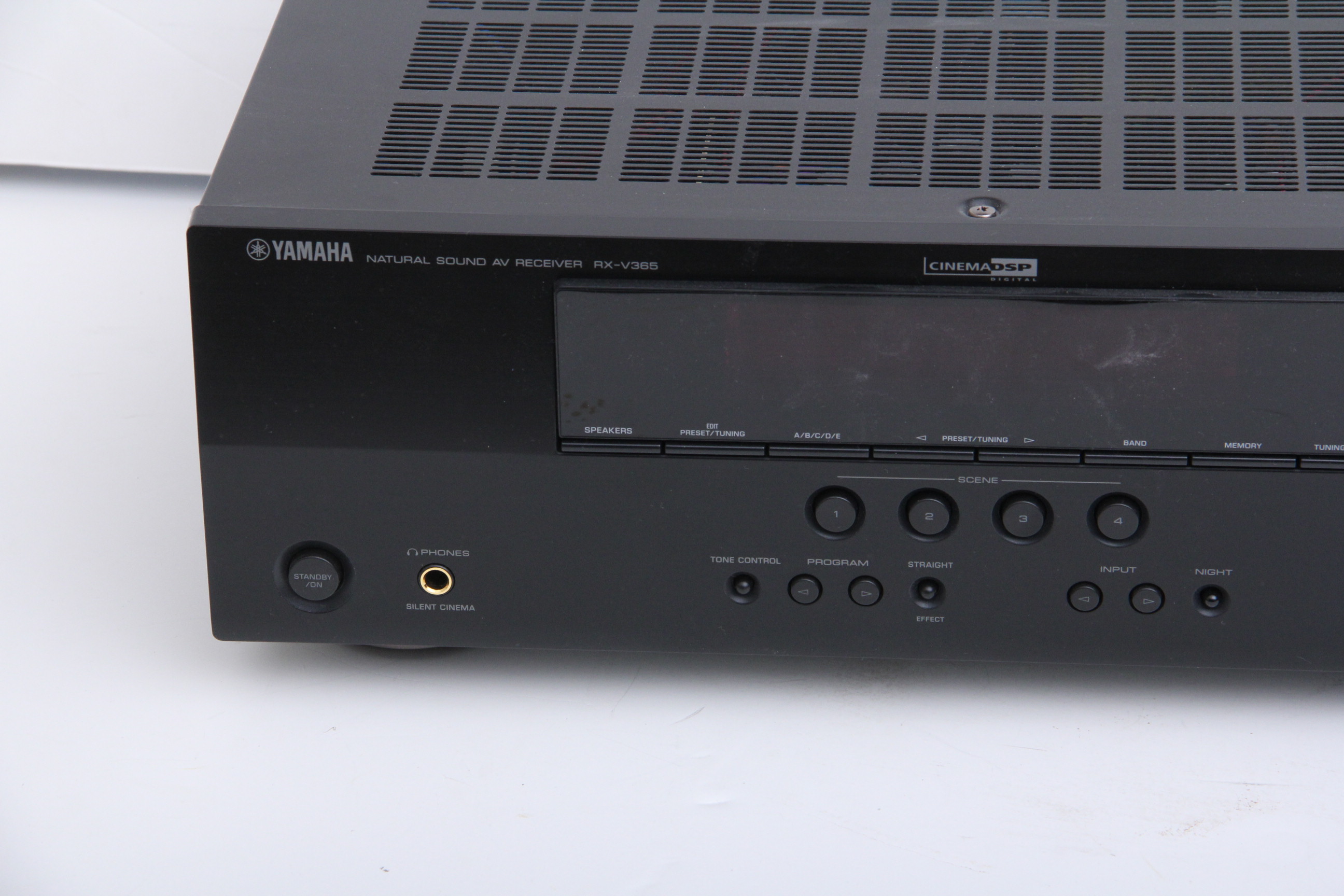 Yamaha RX-V365 5.1-channel AV Receiver